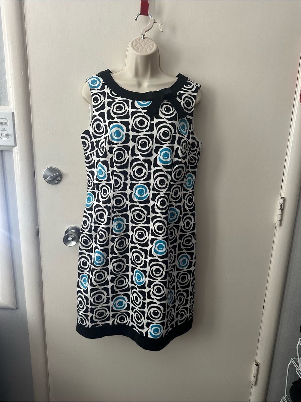 Tahari Black White and Blue Floral-Print Midi Dress